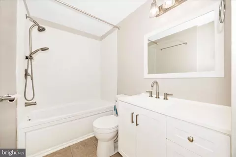 Bath - 1201 Conewago Dr, Frederick, MD 21702 photo 2 of 3