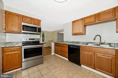 Kitchen - 1201 Conewago Dr, Frederick, MD 21702 photo 4 of 5