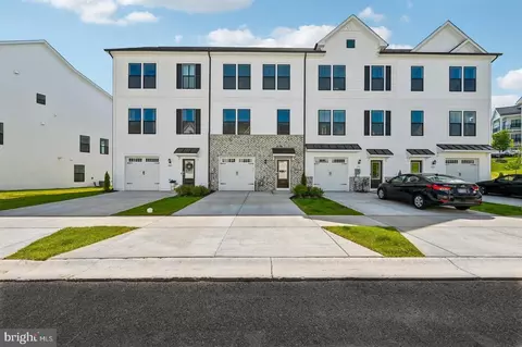 2109 Peace Lily Ln, Frederick, MD 21702