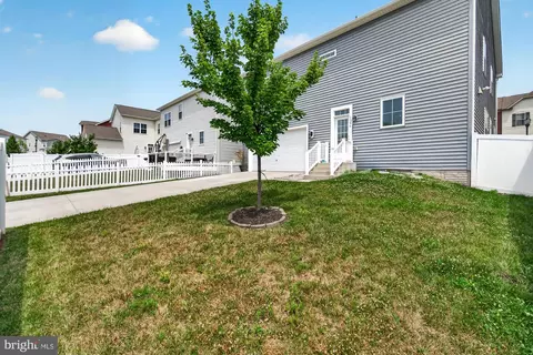 Exterior - 1206 Lawler Dr, Frederick, MD 21702 photo 4 of 6