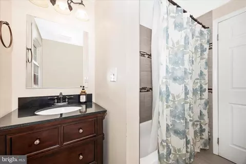 Bath - 6901 Trout Ln, Frederick, MD 21702 photo 2 of 3