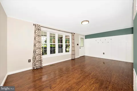 Living - 6901 Trout Ln, Frederick, MD 21702 photo 2 of 5