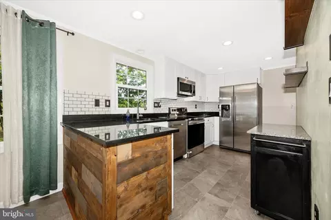 Kitchen - 6901 Trout Ln, Frederick, MD 21702 photo 2 of 5