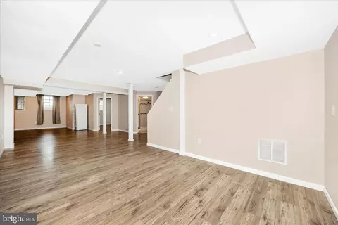 Living - 6901 Trout Ln, Frederick, MD 21702 photo 5 of 5