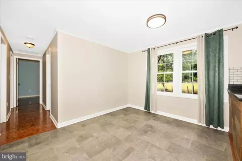 Entry Way - 6901 Trout Ln, Frederick, MD 21702 photo 3 of 7