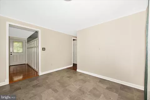 Entry Way - 6901 Trout Ln, Frederick, MD 21702 photo 4 of 7