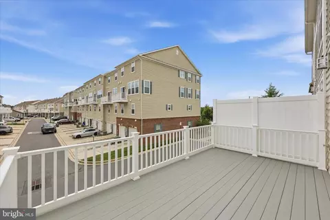 Exterior - 1090 Holden Rd, Frederick, MD 21701 photo 2 of 11
