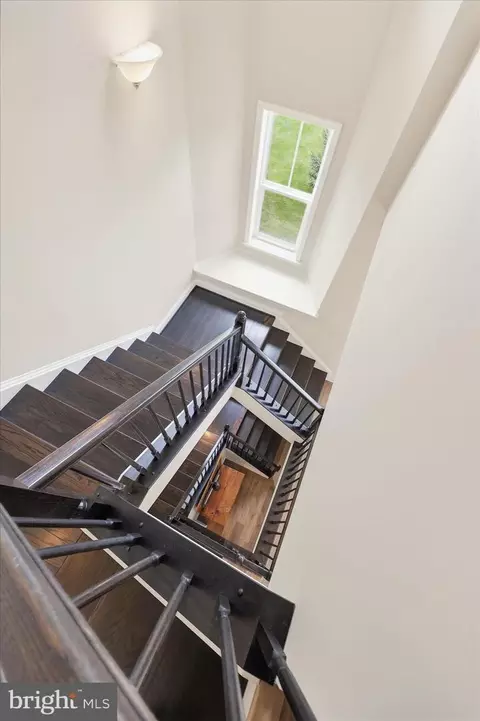 Entry Way - 1090 Holden Rd, Frederick, MD 21701 photo 10 of 16