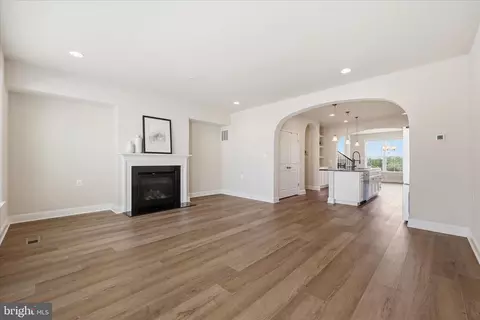 Entry Way - 1090 Holden Rd, Frederick, MD 21701 photo 3 of 16