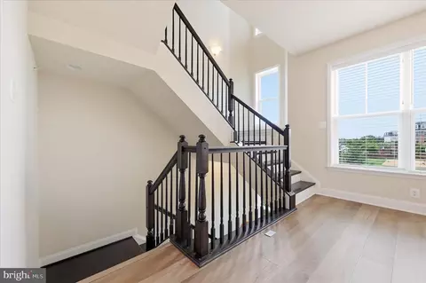 Entry Way - 1090 Holden Rd, Frederick, MD 21701 photo 9 of 16
