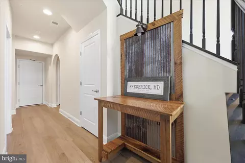 Entry Way - 1090 Holden Rd, Frederick, MD 21701 photo 2 of 16