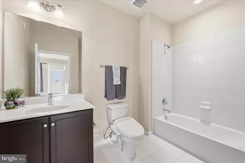 Entry Way - 1090 Holden Rd, Frederick, MD 21701 photo 12 of 16
