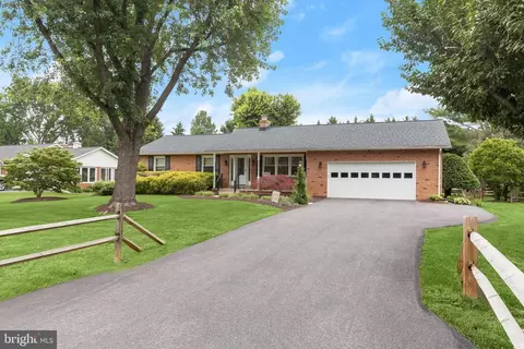 6806 Falstone Dr, Frederick, MD 21702