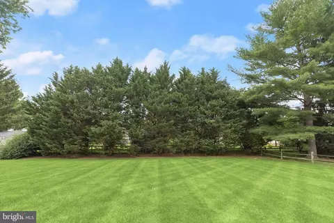 Exterior - 6806 Falstone Dr, Frederick, MD 21702 photo 13 of 15