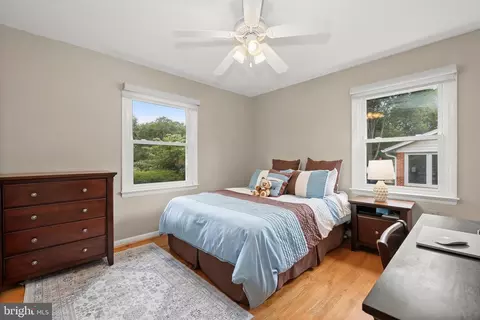 Bedroom - 6806 Falstone Dr, Frederick, MD 21702 photo 4 of 7