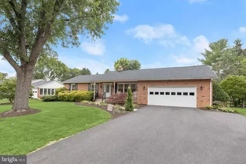 Exterior - 6806 Falstone Dr, Frederick, MD 21702 photo 7 of 15