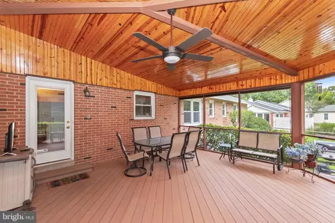 Exterior - 6806 Falstone Dr, Frederick, MD 21702 photo 4 of 15
