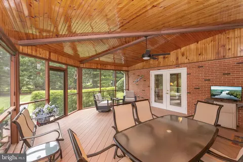 Exterior - 6806 Falstone Dr, Frederick, MD 21702 photo 5 of 15