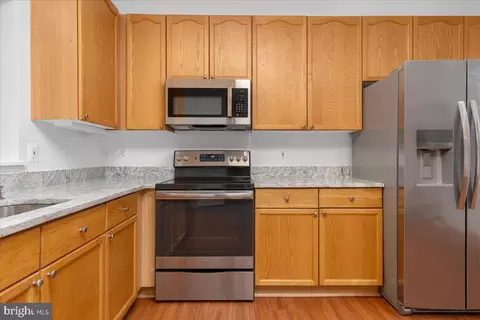 Kitchen - 6584 Duncan Pl, Frederick, MD 21703 photo 4 of 5