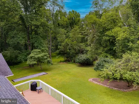 Exterior - 8323 Sharon Dr, Frederick, MD 21704 photo 10 of 11