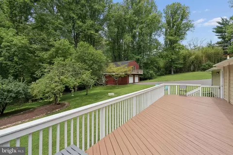 Exterior - 8323 Sharon Dr, Frederick, MD 21704 photo 4 of 11