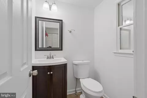 Entry Way - 8323 Sharon Dr, Frederick, MD 21704 photo 2 of 5