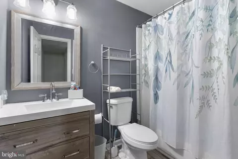 Bath - 1412 Rollinghouse Dr, Frederick, MD 21703 photo 3 of 3
