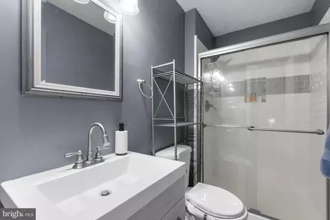 Bath - 1412 Rollinghouse Dr, Frederick, MD 21703 photo 2 of 3