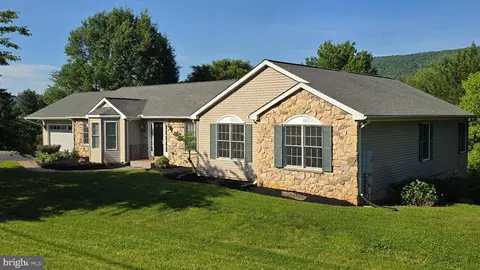 8613 Hollow Rd, Middletown, MD 21769