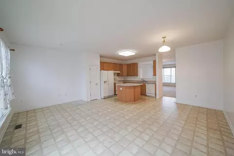 Living - 2574 Carrington Way, Frederick, MD 21702 photo 7 of 14
