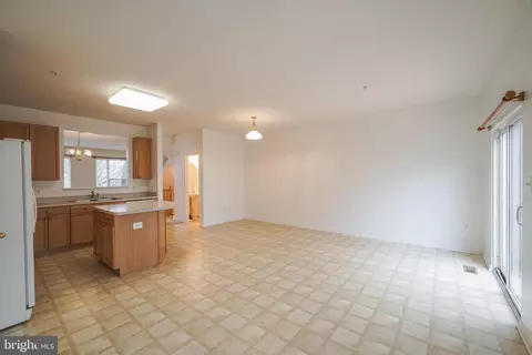 Living - 2574 Carrington Way, Frederick, MD 21702 photo 10 of 14
