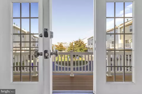 Entry Way - 106 Mill Pond Rd, Frederick, MD 21701 photo 4 of 4