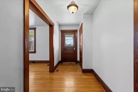 Entry Way - 551 E Church St, Frederick, MD 21701 photo 2 of 10
