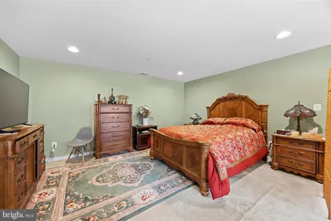 Bedroom - 8421 Pine Bluff Rd, Frederick, MD 21704 photo 5 of 7