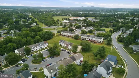 View/Area - 5624 Rockledge Ct, Frederick, MD 21703 photo 9 of 10