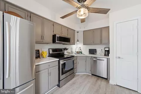 Kitchen - 5624 Rockledge Ct, Frederick, MD 21703 photo 3 of 4