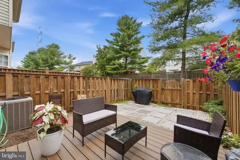Exterior - 5624 Rockledge Ct, Frederick, MD 21703 photo 5 of 14