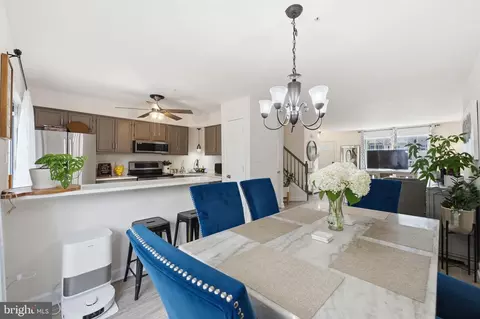 Dining - 5624 Rockledge Ct, Frederick, MD 21703 photo 4 of 5
