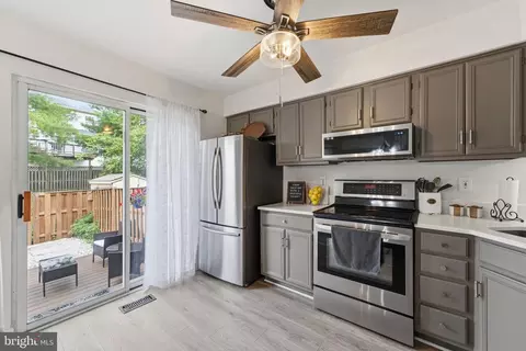 Kitchen - 5624 Rockledge Ct, Frederick, MD 21703 photo 2 of 4