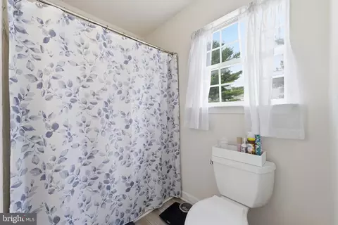 Bath - 5624 Rockledge Ct, Frederick, MD 21703 photo 1 of 3