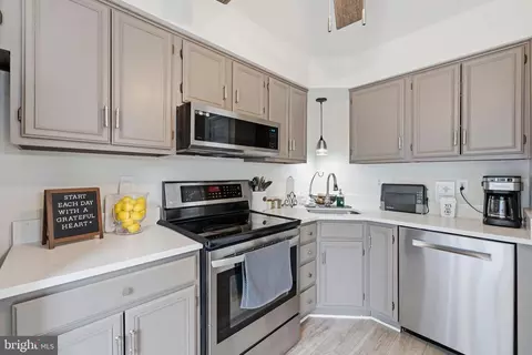 Kitchen - 5624 Rockledge Ct, Frederick, MD 21703 photo 4 of 4