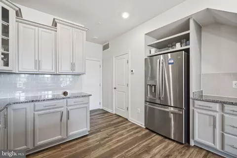 Entry Way - 4922 Macdonough Pl, Frederick, MD 21703 photo 2 of 9