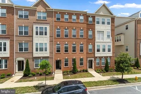 Exterior - 4922 Macdonough Pl, Frederick, MD 21703 photo 2 of 4