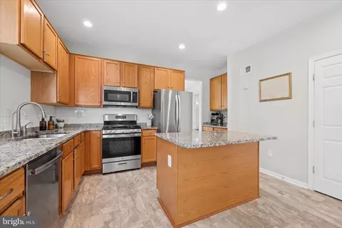 Kitchen - 604 Bushytail Dr, Frederick, MD 21703 photo 3 of 6