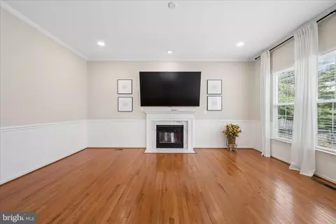 Living - 604 Bushytail Dr, Frederick, MD 21703 photo 2 of 5