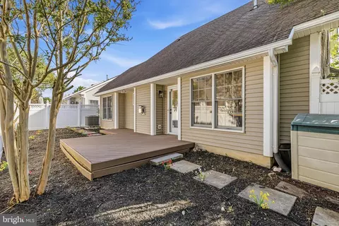Exterior - 1014 Eastbourne Ter, Frederick, MD 21702 photo 7 of 7