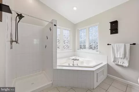 Bath - 3962 Triton St, Frederick, MD 21704 photo 2 of 4