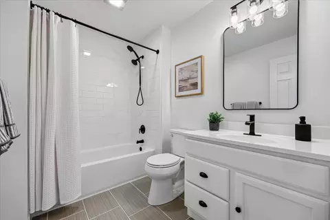Bath - 107 Redcloud Ct, Frederick, MD 21702 photo 3 of 4