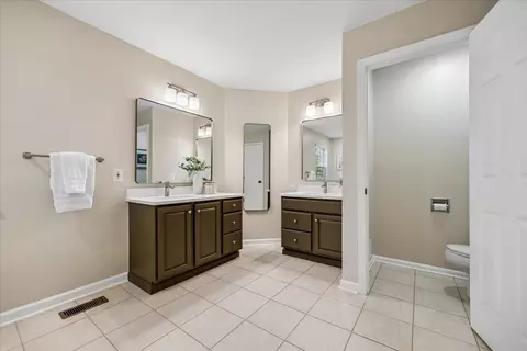 Bath - 107 Redcloud Ct, Frederick, MD 21702 photo 2 of 4