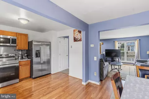 Entry Way - 1603 Jennings Ct, Frederick, MD 21702 photo 4 of 7